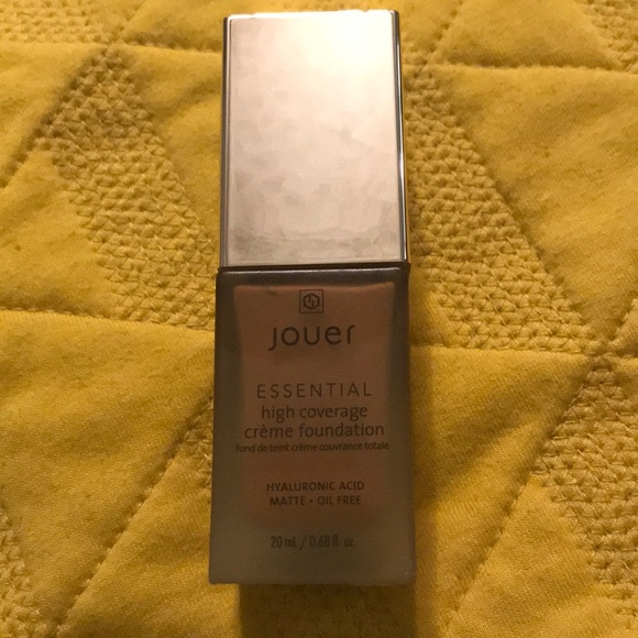 Jouer Essential High Coverage Foundation - Picture 3 of 4